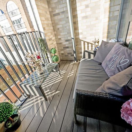 Greenwich Apartment With A River View & Balcony Near The 02 Arena & North Greenwich With Free Wifi & Fast Links Into Central Londres Exterior foto